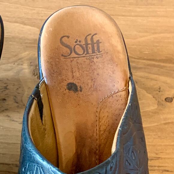 Sofft Clogs Mules Women's 10 Black Leather Slip-On Heel Embossed Casual - Picture 4 of 16